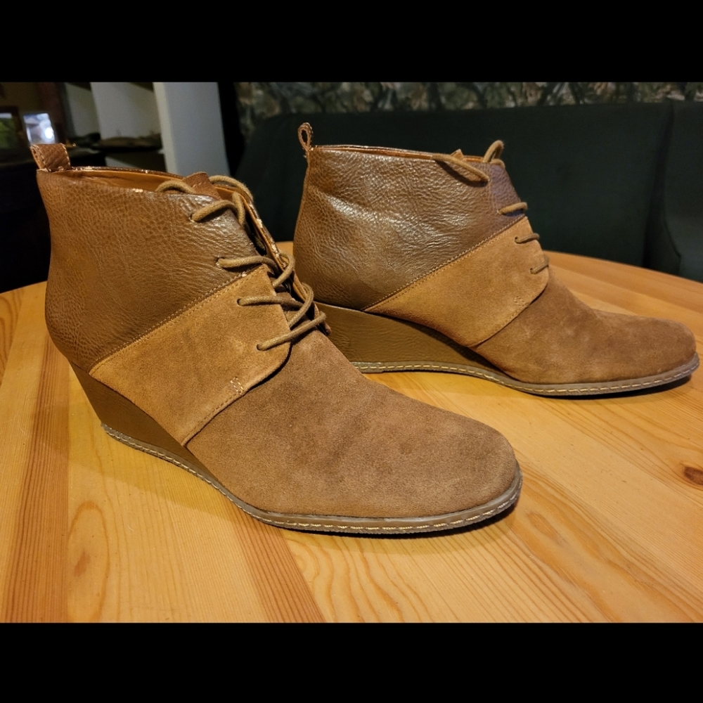 Franco Sarto Women's wedges size 10.